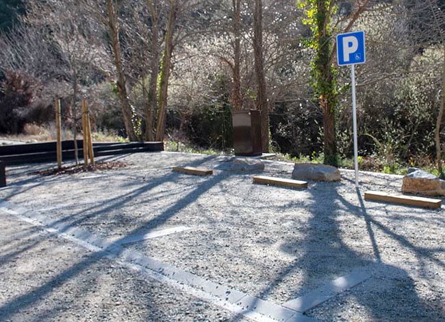 Aparcament per a vehicles de persones amb mobilitat reduïda. Autor: XPN