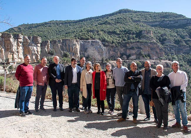 La presidenta, alcaldes i diputats, a Sant Miquel del Fai. Autor: XPN