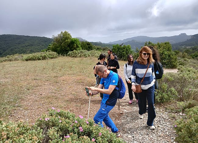 Periodistes i comunicadors italians durant la visita al Montcau, al Parc Natural de Sant Llorenç del Munt i l'Obac. Autor: XPN