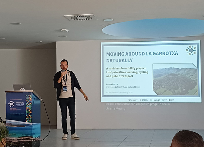 Arnau Dorca, de l'Espai Natural de la Zona Volcànica de la Garrotxa, va parlar sobre la mobilitat sostenible en aquest espai protegit. © XPN