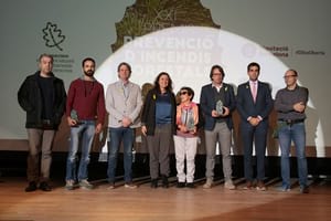 Conesa i Guiteras amb els guanyadors. Autor: Ò. Ferrer / Diba