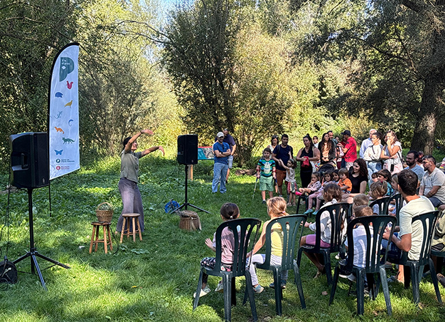 Una de les activitats que es van dur a terme durant la Matinal de Viu el Parc a les Guilleries-Savassona. © Trívium Gestió Cultural