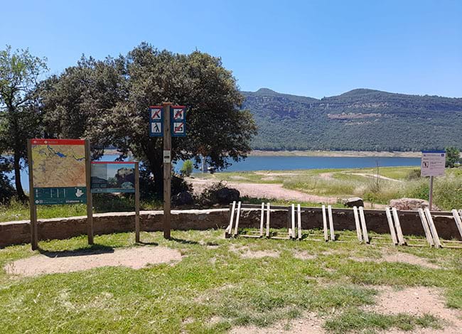 Àrea d'esplai del pantà de Sau, aquest juny. Autor: XPN