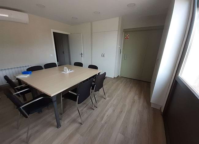 Nova sala de reunions, a la seu del Consorci a Vilanova de Sau. Autor: XPN