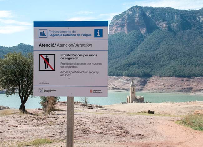 Cartell de l'ACA on s'indica que està prohibit el pas per raons de seguretat. Autor: XPN