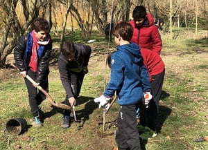 Infants durant la plantada. Autor: XPN