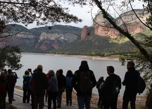 Voluntaris observant la cinglera. Autor: Cercle Voluntaris