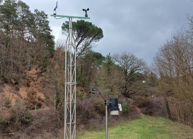 Detall del nou instrumental al costat del que funcionava fins ara. Autor: Meteoguilleries