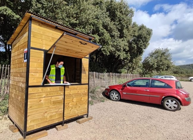 L'Informador a l'aparcament de Sant Feliuet de Savassona. Autor: XPN