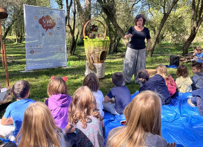 Infants durant l'espectacle final de la Matinal Viu el parc. Autor: Fusic