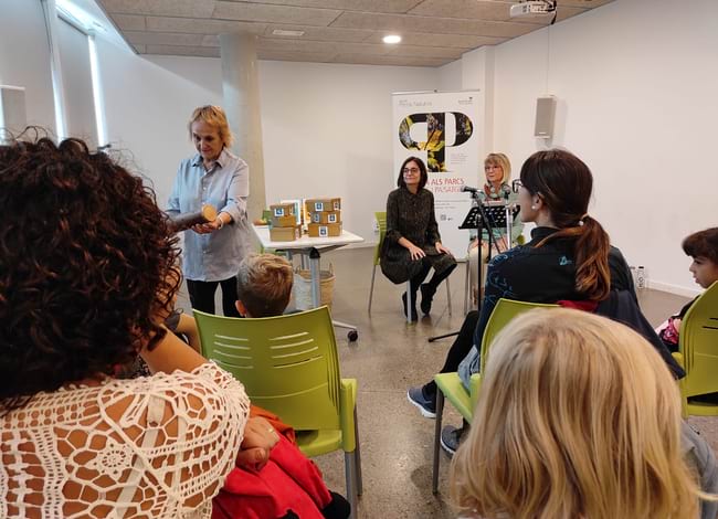 Moment del 'Plouen poemes!', al Centre Cívic de Tavèrnoles. Autor: Tramoia Produccions Culturals