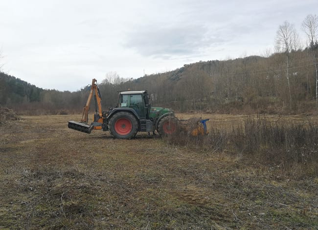 Treballs agícoles de recuperació de pastures a l'Espai Natural. Autor: XPN