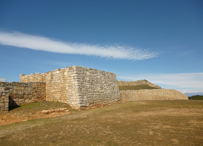 Les visites a la fortificació ibèrica de Montgròs es reprendran el 21 de setembre. Autoria: SPAL