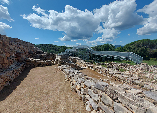 Les obres d'adequació han consistit en la construcció de nous trams de passarel·les, escales, rampes i baranes. Autoria: SPAL