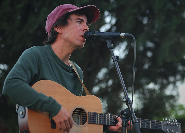 El músic Ferran Palau va oferir un concert davant de 200 persones. Autoria: David Cassany