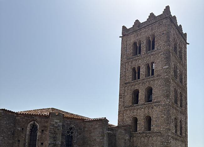 Vista del monestir de Sant Salvador de Breda, on tindrà lloc el recital d'Òpera als parcs. Autoria: Miquel Ripeu