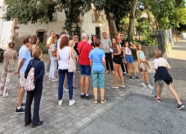 La visita guiada prèvia, amb Ineditours. Autor: Neandertal Records