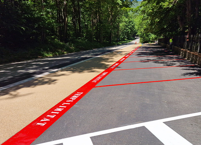 El nou aparcament de davant de can Casades, per a serveis i el Bus Parc. Autor: XPN