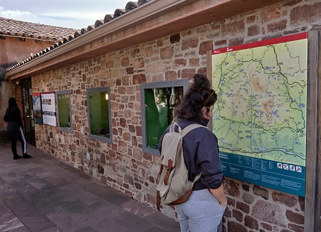 Exterior del Centre d'Informació de la Rectoria del Brull<br />Autor: Oriol Clavera / Diputació de Barcelona