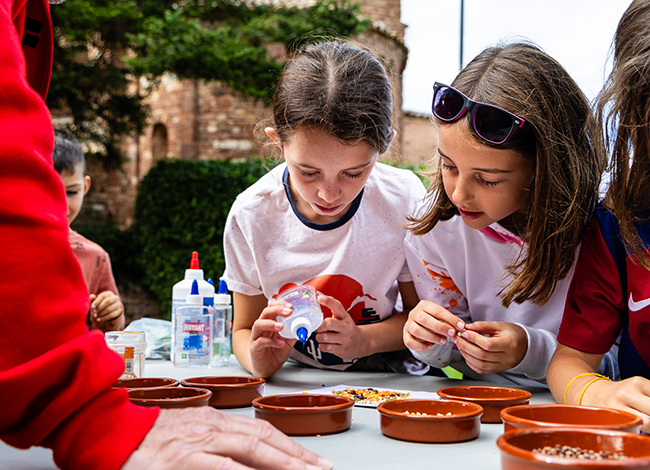 Activitat al punt d'acollida del Brull. Autor: Ricard Badia / Diputació de Barcelona