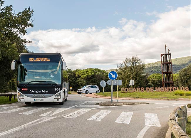 Bus Parc a la rotonda de Fogars de Montclús. Autor: Ricard Badia