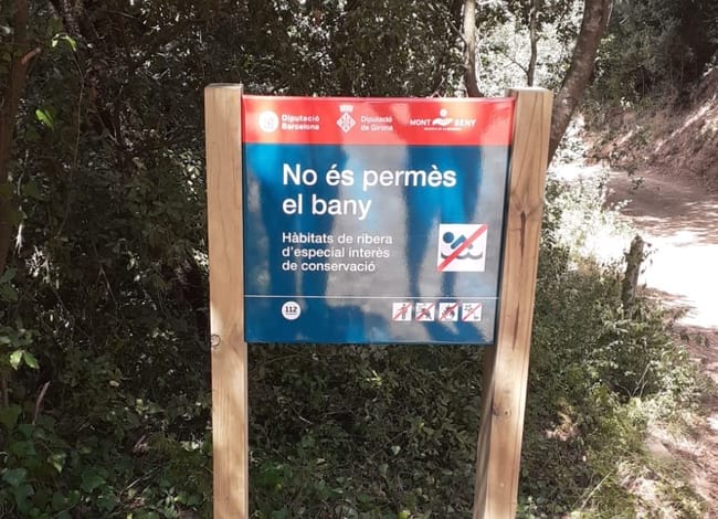 Senyalització sobre la prohibició del bany. Autor: XPN