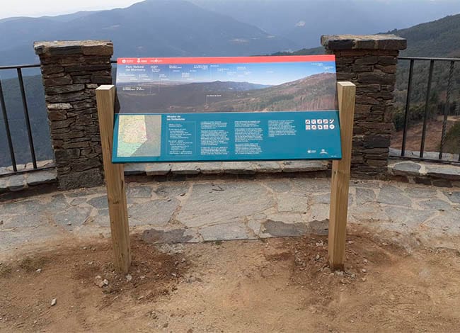Plafó panoràmic al mirador de les Goitadores, un dels plafons renovats. Autor: XPN