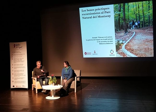Elisabet Ros durant la xerrada a la Biblioteca Municipal de Bellavista. Autor: XPN
