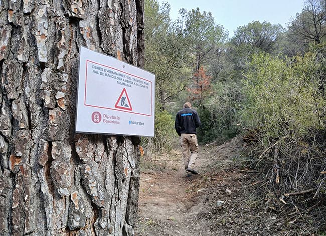 Cartell de les obres al camí ral. Autor: XPN