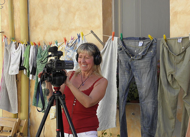 L'artista Ester Xargay a Porto Torres, Sardenya, l'any 2002. Autoria: Anna Vellvehí