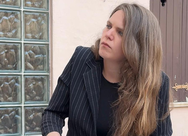 Isabel Archs, d'Ölivias, va acompanyar el recital amb el so del piano i del violí. © Tramoia Cultura