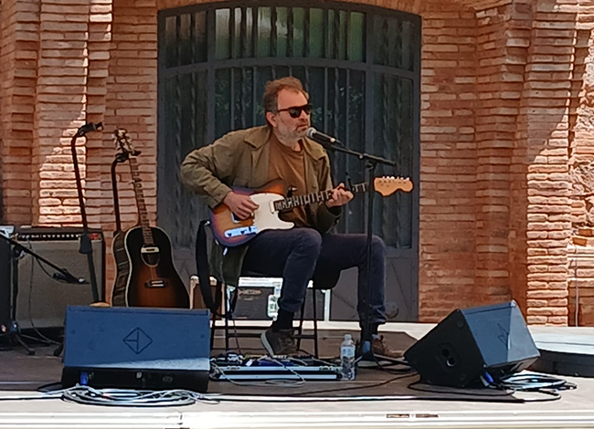 Jordi Lanuza durant el concert de Parcs en concert al Marquet de les Roques. Autoria: XPN
