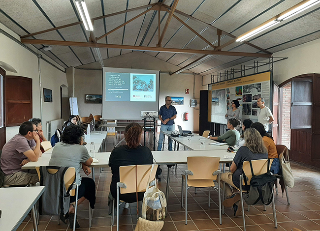 Assistents a la sessió de retorn de la diagnosi sobre l'estat de l'educació ambiental al Parc Natural de Sant Llorenç del Munt i l'Obac. Autoria: XPN