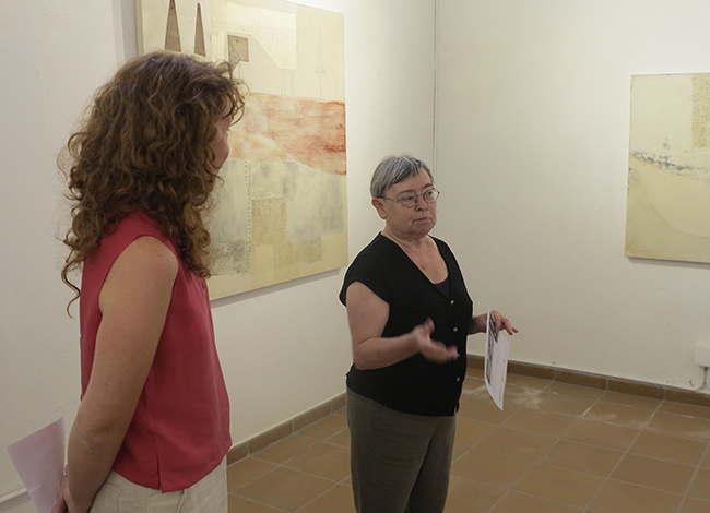 Assumpció Oristrell i Joana Sardà obrint la mostra 