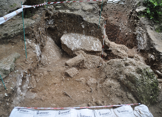 Vista del sector exterior de l'excavació de la cova del Triangle. Autoria: J.I. Morales