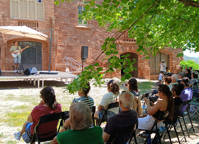 Sergi Andrades obrint el concert al Marquet de les Roques. Autoria: XPN