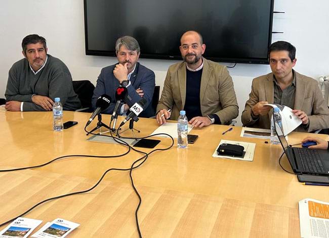 Roda de premsa, amb el coordinador d'Espais Naturals, l'alcalde de Matadepera, el diputat d'Espais Naturals i el cap d'obres d'Espais Naturals. Autor: Diputació de Barcelona