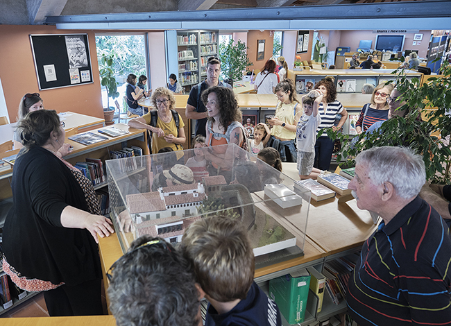 Dins el programa de Parcs i biblioteques també s'ofereixen activitats per a públic adult. Autoria: Oriol Clavera