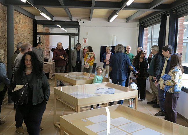Públic assistent a la Sala II de la Pahissa del Marquet durant la inauguració de les exposicions. © Judit Pla