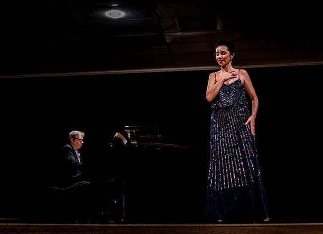 El pianista Enric Colomer i la soprano Romina Krueger, durant el concert. Autor: Visuals Luciano