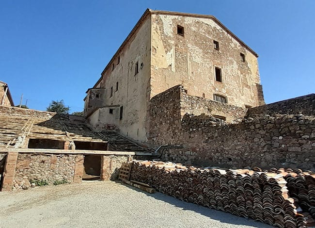 La Mata i un cobert lateral, al Parc Natural de Sant Llorenç del Munt i l'Obac. Autor: XPN
