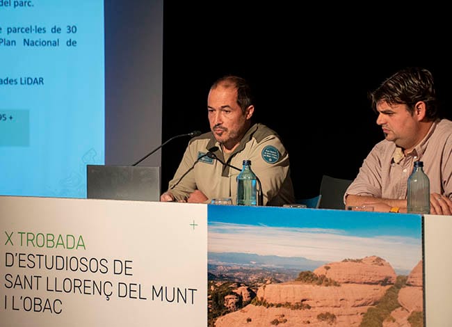 El guarda Albert Peris i el tècnic José Santaella parlant de gestió forestal. Autor: XPN