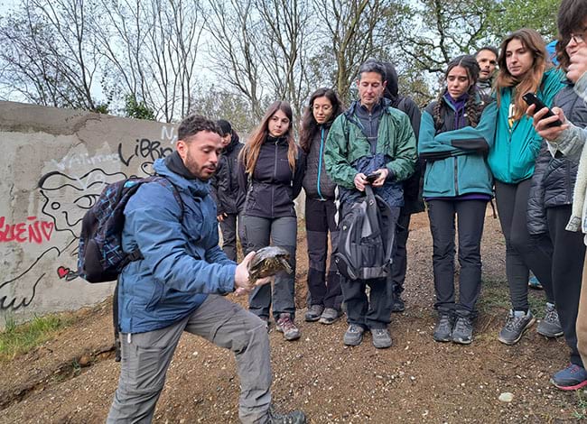 Amb la tortuga. Autor: ADENC