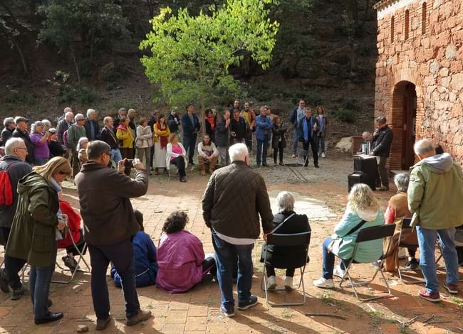 Jordi Boixaderas recitant 'Tardor a la Rambla' amb l'acompanyament musical de Joan Alavedra. Autora: Joana Sardà