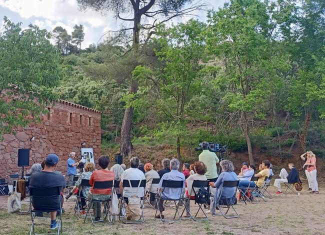Recital Poesia als parcs a la Pahissa del Marquet, l'any passat. Autor: Tramoia Cultura