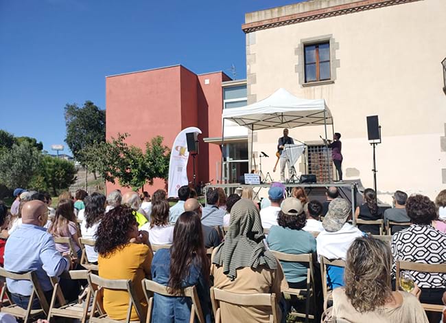 Públic assistent durant el concert de Carolina Alabau i Chucho Díaz. Autor: Neandertal Records