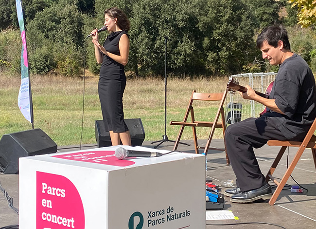 Roserona durant el concert que va oferir a Can Jalpí, a Arenys de Munt. © Neandertal Produccions