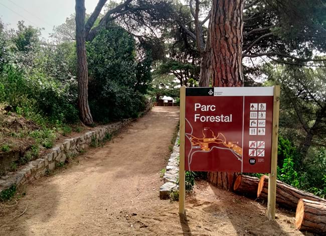 Senyal d'entrada al Parc Forestal de Mataró. Autor: XPN