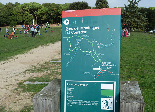 Senyalització referent a l'itinerari senyalitzat de la plana del Corredor. Autoria: XPN