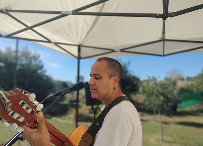 Actuació de Chucho Díaz durant el concert al Parc del Montnegre i el Corredor. Autor: Neandertal Records